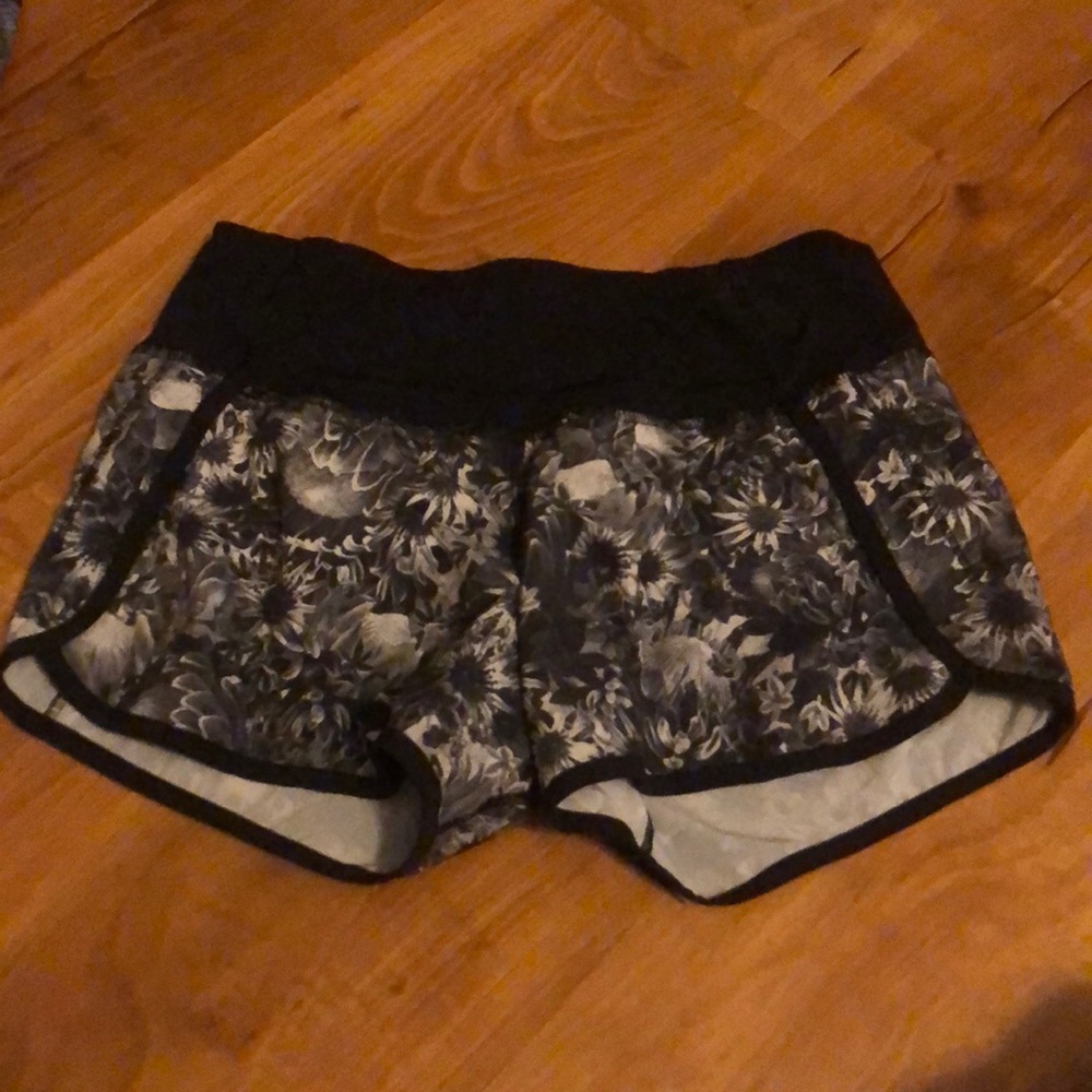 Lululemon shorts size 2